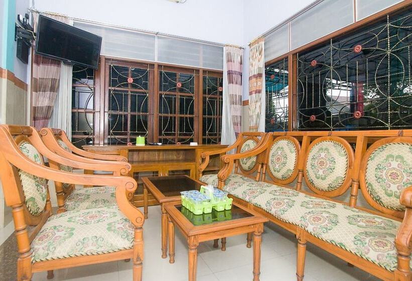 بنسيون Reddoorz Syariah Near Alun Alun Bojonegoro