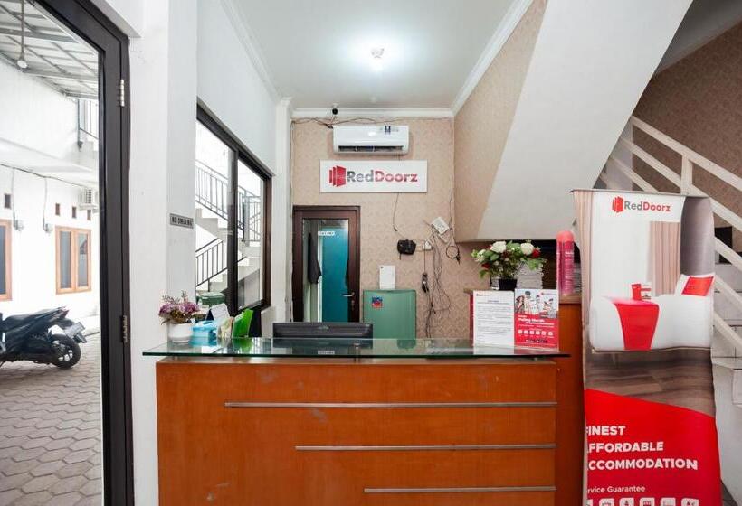 膳宿费 Reddoorz Syariah Near Jatisampurna Hospital