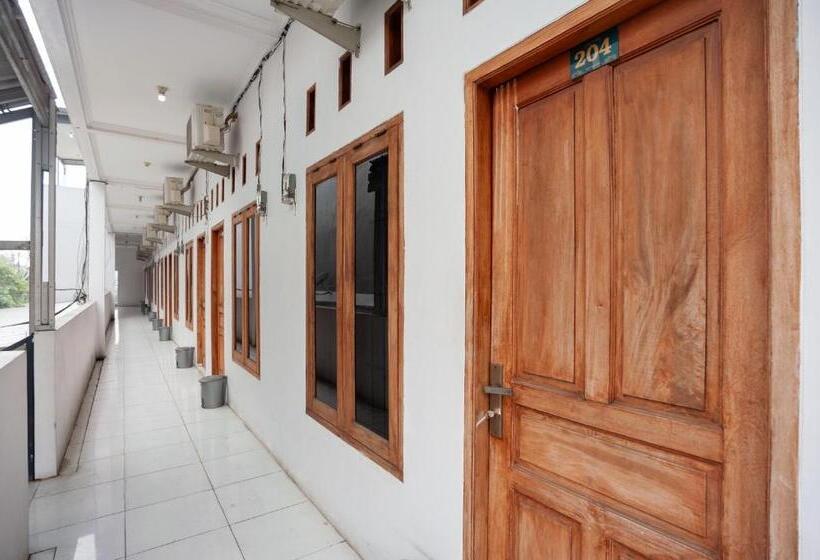 膳宿费 Reddoorz Syariah Near Jatisampurna Hospital