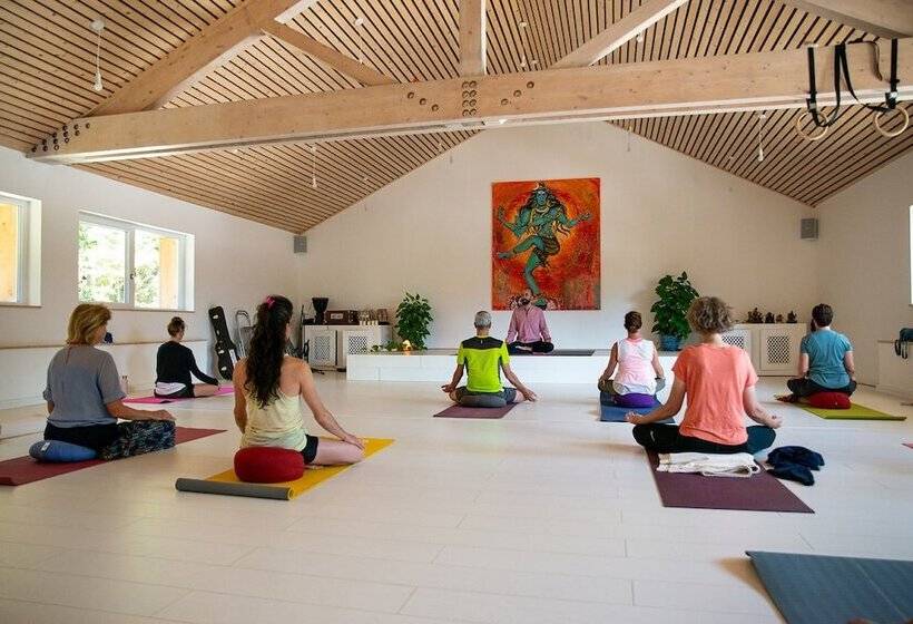 פנסיון Sanskriti