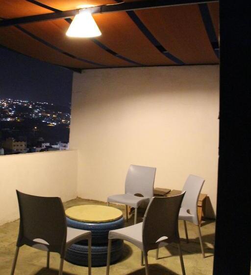 هاستل The Blue House Gerasa