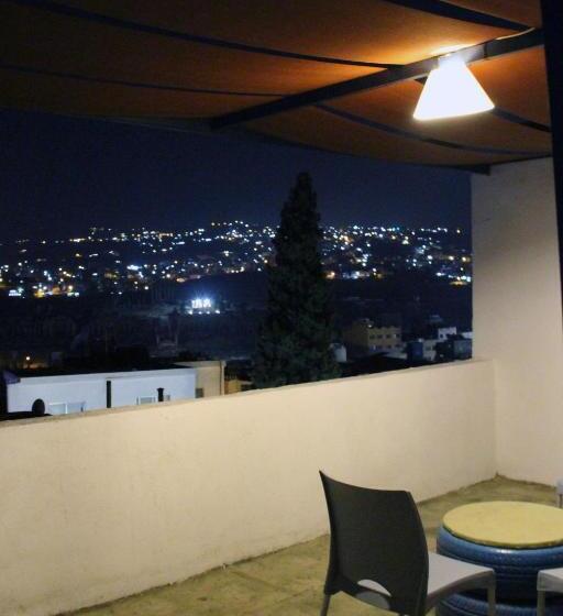 هاستل The Blue House Gerasa