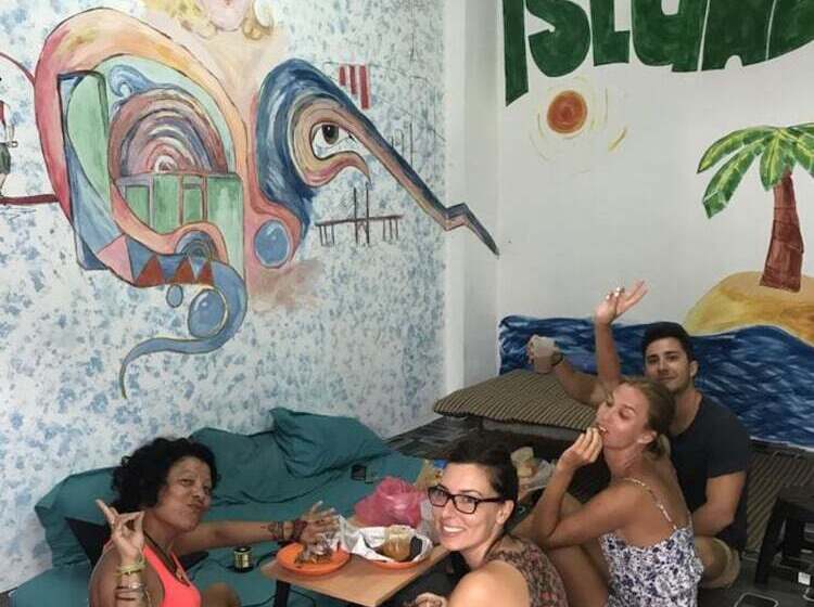 B&l Islanders Inn   Hostel