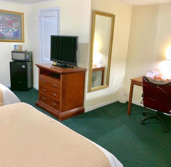 هتل American Inn Lee