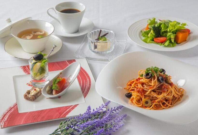 فندق La Vista Furano Hills Natural Hot Spring