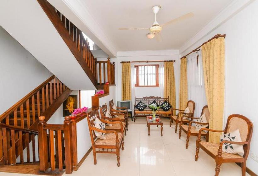 ホテル Oyo 373 Grand Kandy Villa