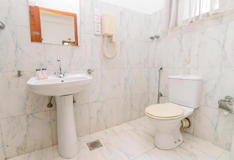 ホテル Oyo 373 Grand Kandy Villa