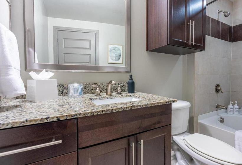 Отель The Guild Downtown | Seaholm