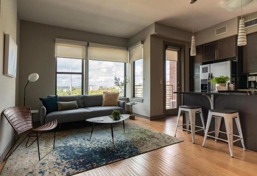 Отель The Guild Downtown | Seaholm