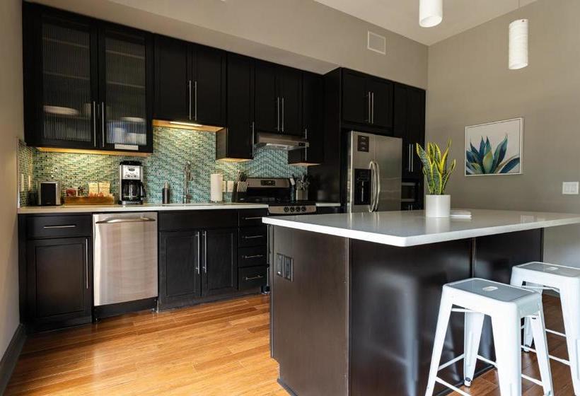 Отель The Guild Downtown | Seaholm