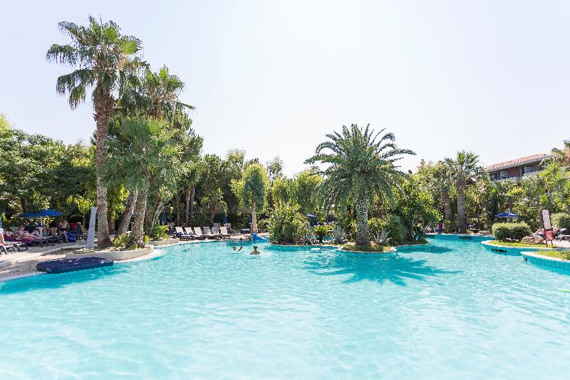 בית מלון כפרי The Signature Level at Grand Palladium Sicilia Resort & Spa