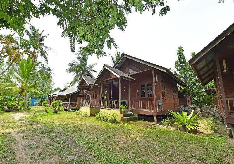 Отель Zen Rooms Pelangi Beach Resort