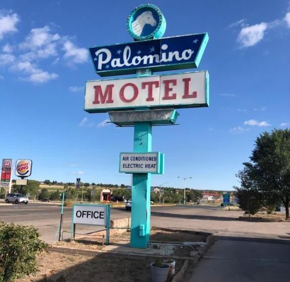 Palomino Motel