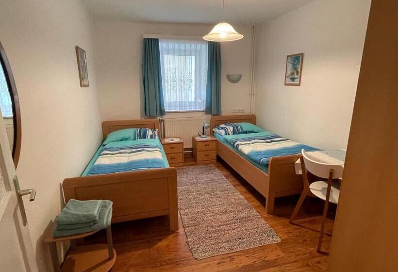 פנסיון Gertis Blumenhof Privatzimmer, Ferienwohnung