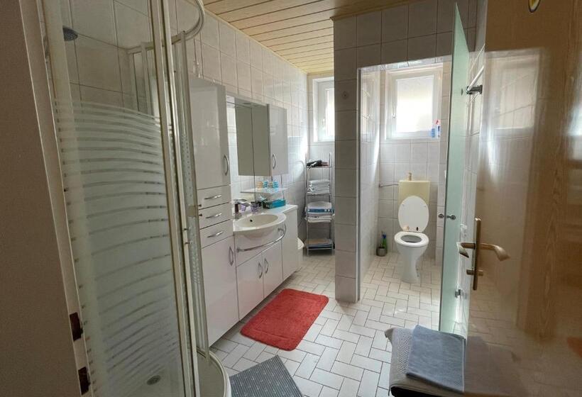 פנסיון Gertis Blumenhof Privatzimmer, Ferienwohnung