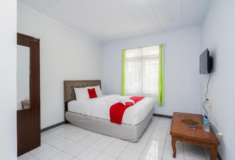 Пансион Reddoorz Syariah Near Rsud Cimacan