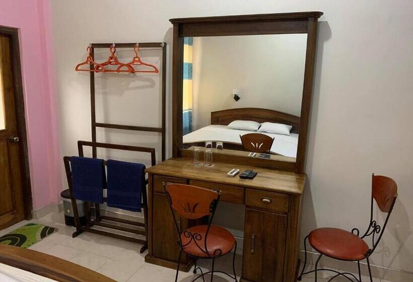 Пансион The Golden Residence