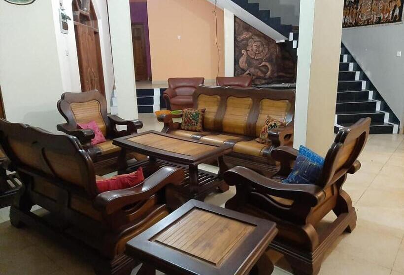 Пансион The Golden Residence