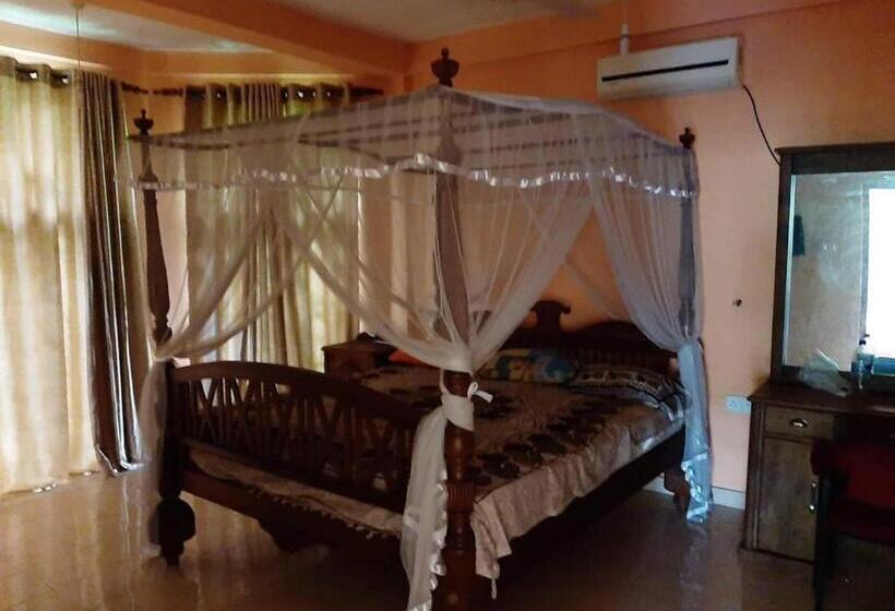 Пансион The Golden Residence