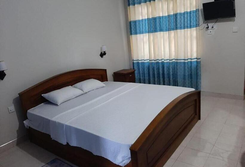 Пансион The Golden Residence