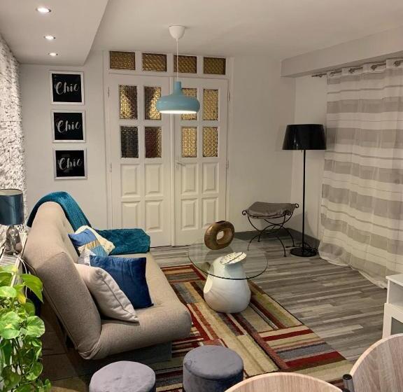 Airport16 Bed And Breakfast