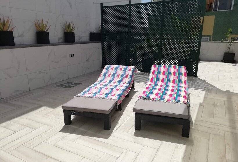 호스텔 Urban Rooms San Roque With Solarium