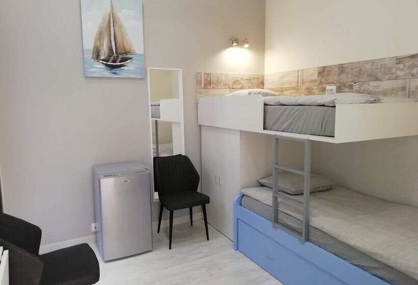 호스텔 Urban Rooms San Roque With Solarium