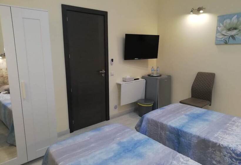 호스텔 Urban Rooms San Roque With Solarium