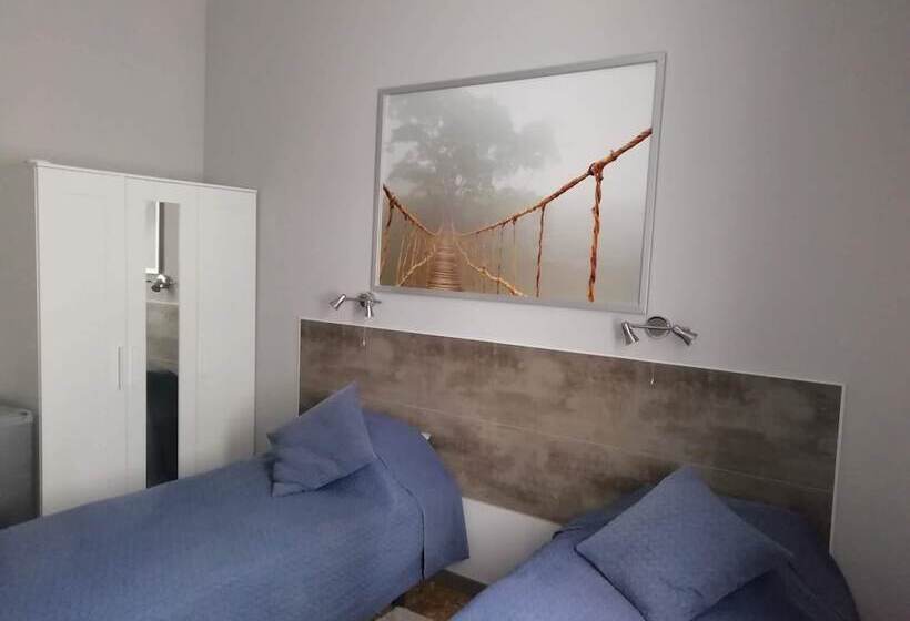 호스텔 Urban Rooms San Roque With Solarium