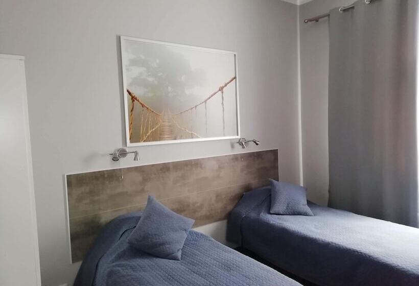 호스텔 Urban Rooms San Roque With Solarium