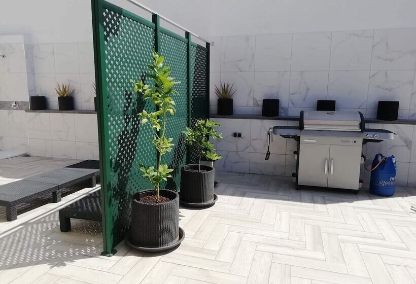 호스텔 Urban Rooms San Roque With Solarium