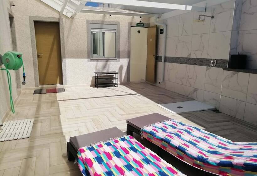 호스텔 Urban Rooms San Roque With Solarium