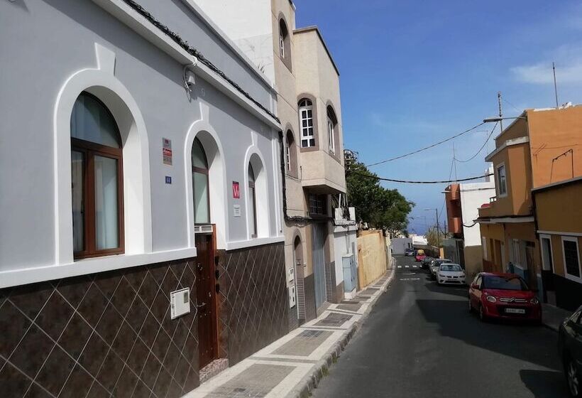 호스텔 Urban Rooms San Roque With Solarium