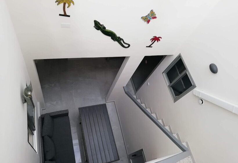 호스텔 Urban Rooms San Roque With Solarium