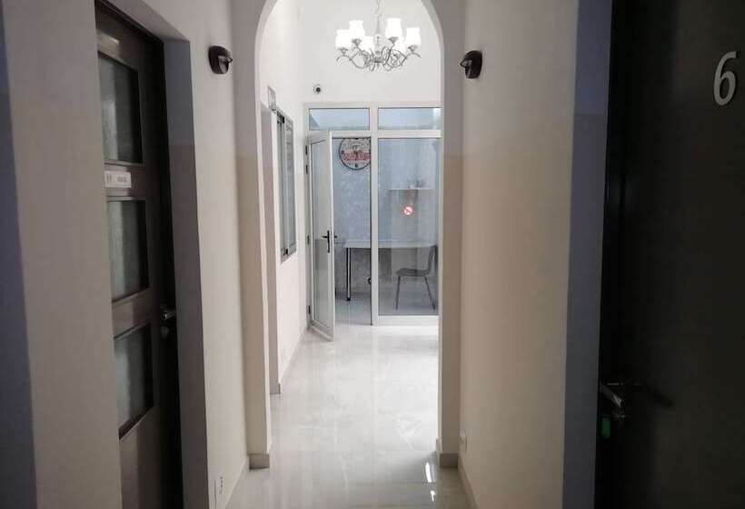 호스텔 Urban Rooms San Roque With Solarium