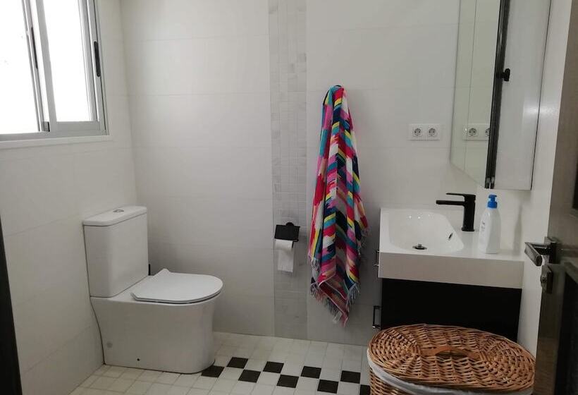 호스텔 Urban Rooms San Roque With Solarium