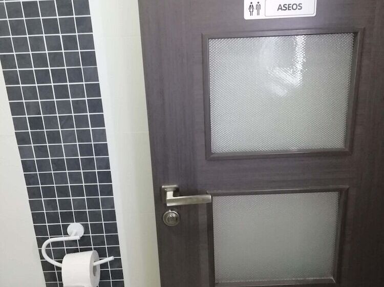 호스텔 Urban Rooms San Roque With Solarium