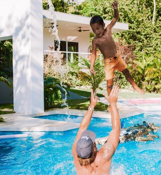 Aves Hotel Montezuma