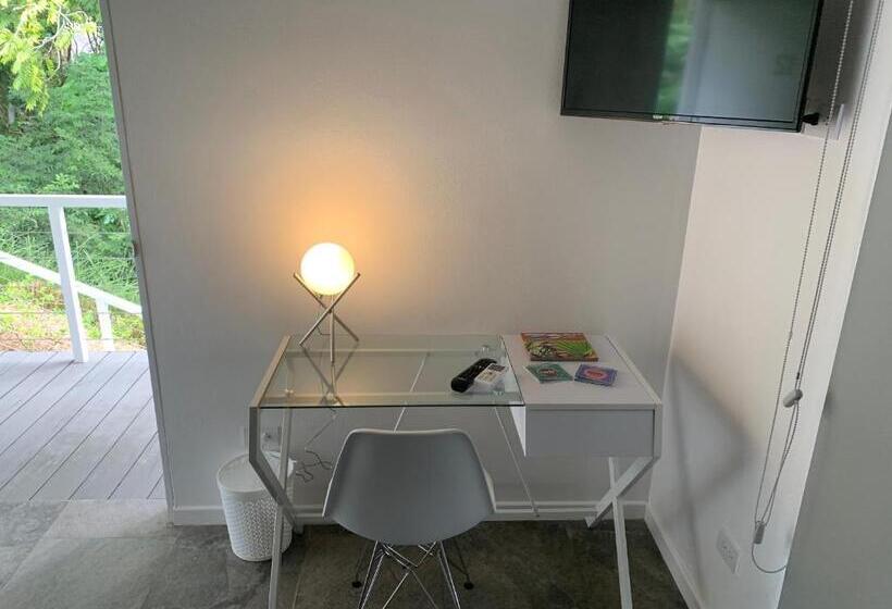 Aves Hotel Montezuma