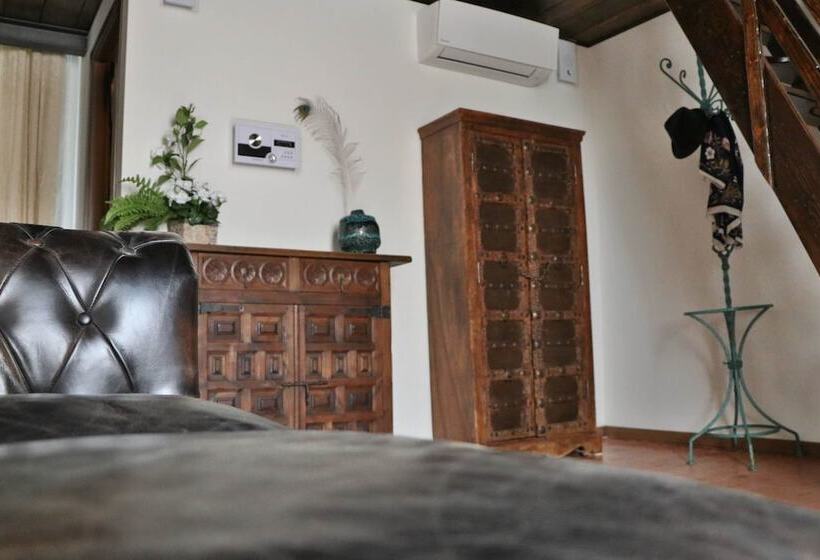 B&b Castello Di Cavaione