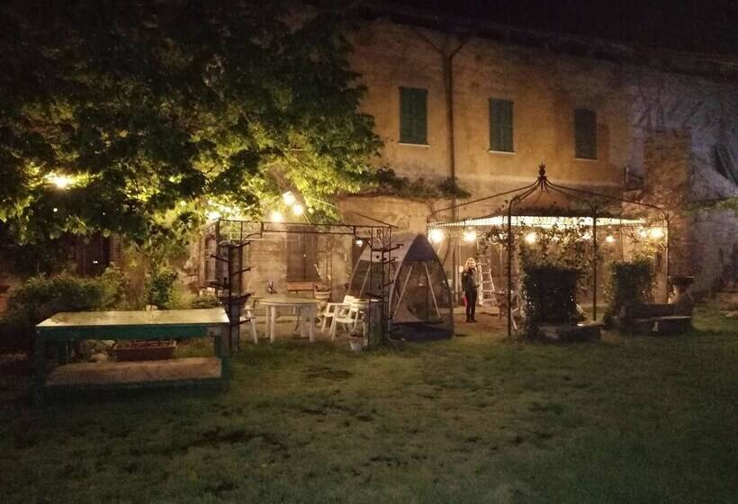 B&b Castello Di Cavaione