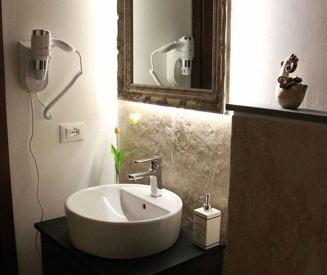 B&b Castello Di Cavaione