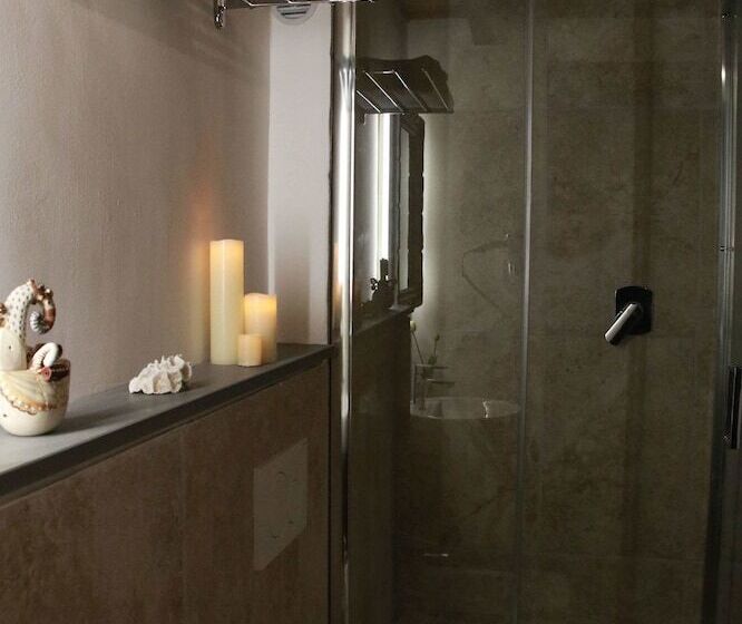 B&b Castello Di Cavaione