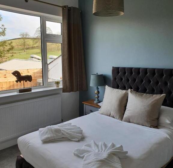 مبيت وإفطار Rooms At The Dressers Arms