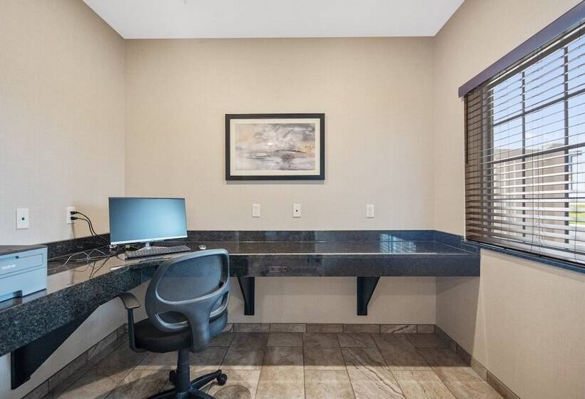 Cobblestone Hotel & Suites Austin