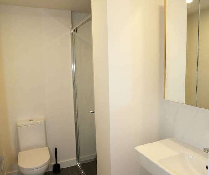 Hostrelax Residences On Merivale