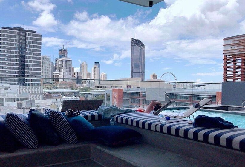 Hostrelax Residences On Merivale