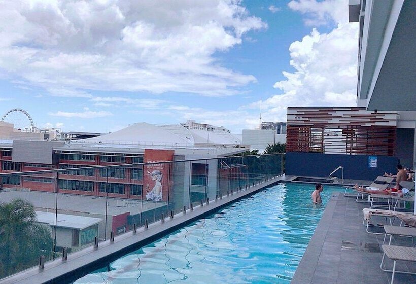 Hostrelax Residences On Merivale