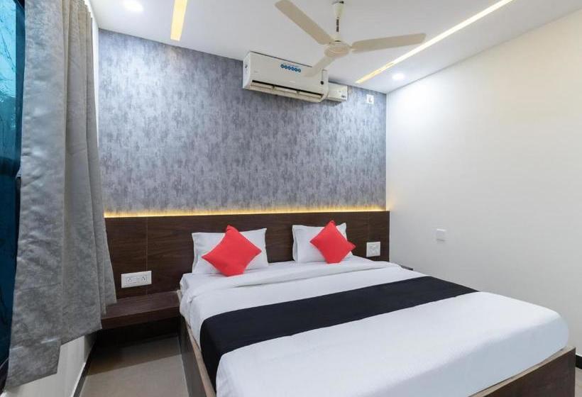 בית מלון כפרי Capital O 41866  Metro Palace