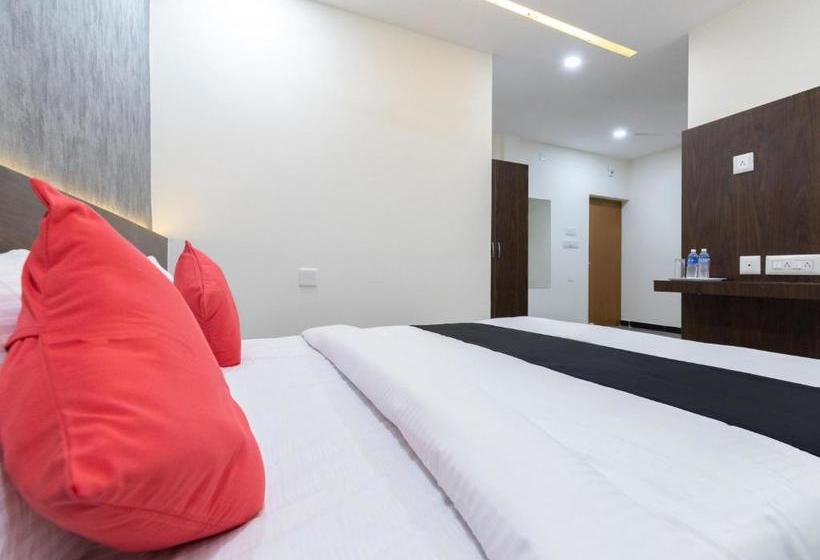 בית מלון כפרי Capital O 41866  Metro Palace